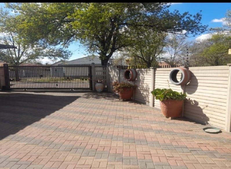 4 Bedroom Property for Sale in Vaal Park Ext 1 Free State